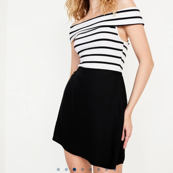 NWT OLD NAVY Mini Slip Skirt Color: Black Jack - Picture 4 of 9